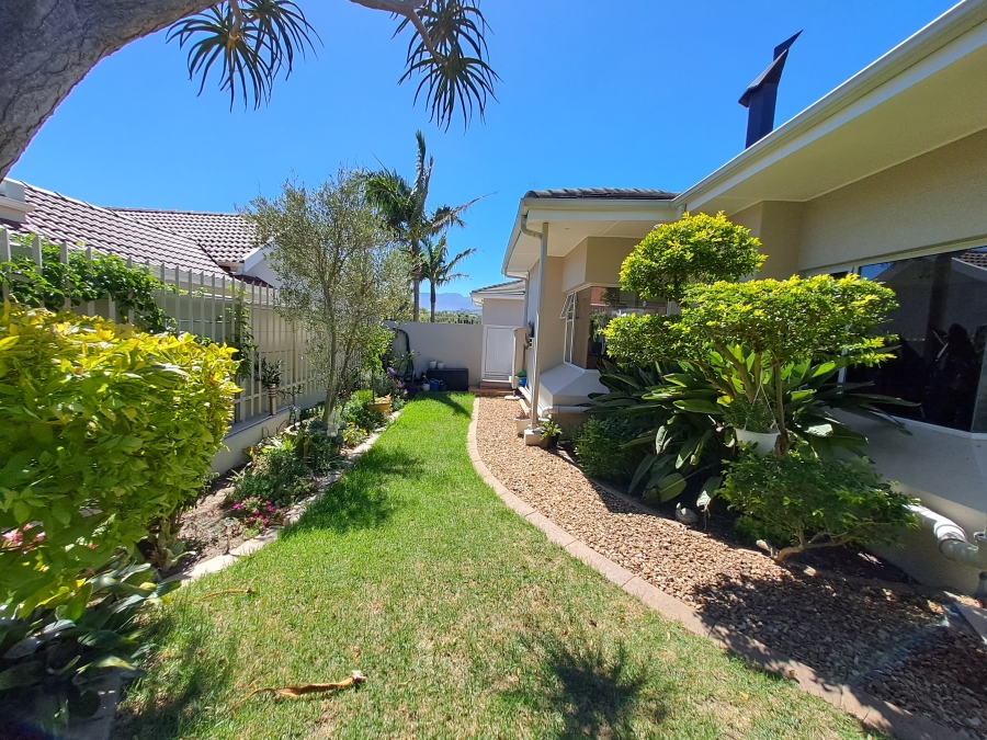 4 Bedroom Property for Sale in Steynsrust Western Cape
